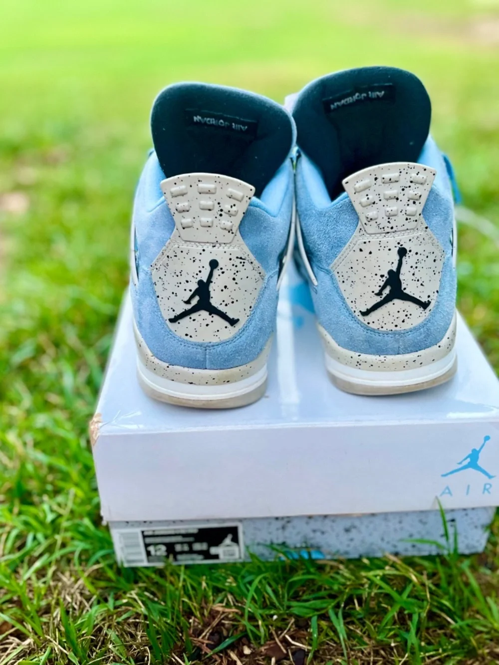 Jordan 4 Retro UNC – Men's Size 12